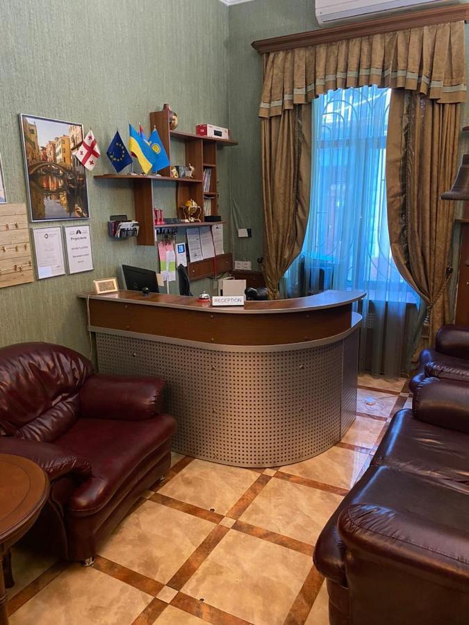 Hotel Pavo Тбилиси Екстериор снимка