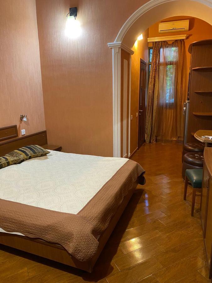 Hotel Pavo Тбилиси Екстериор снимка