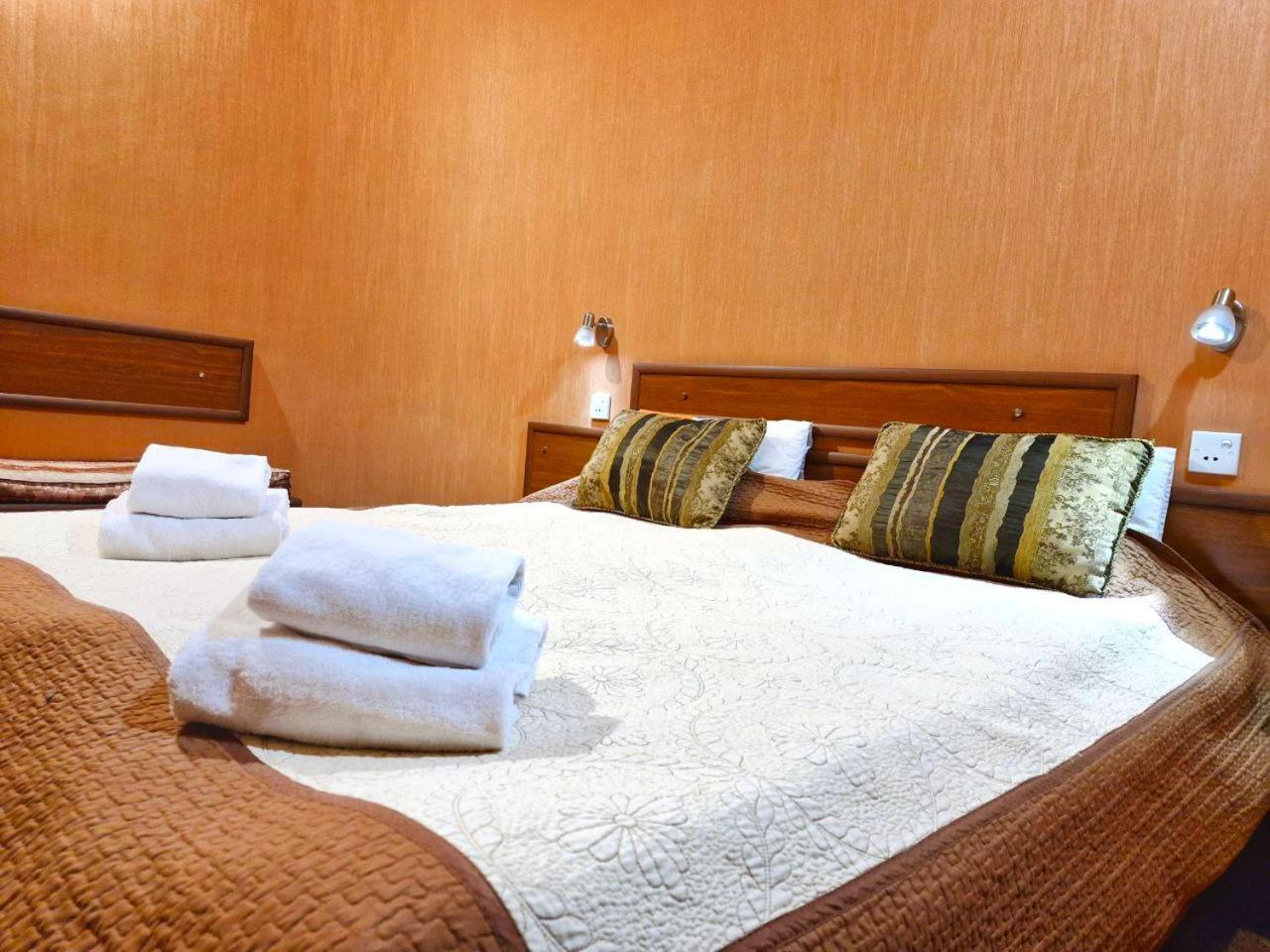 Hotel Pavo Тбилиси Екстериор снимка