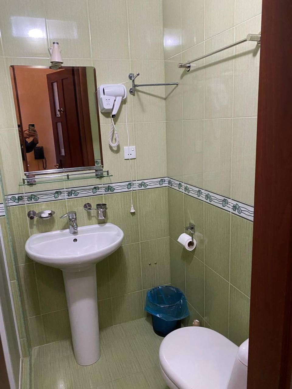 Hotel Pavo Тбилиси Екстериор снимка