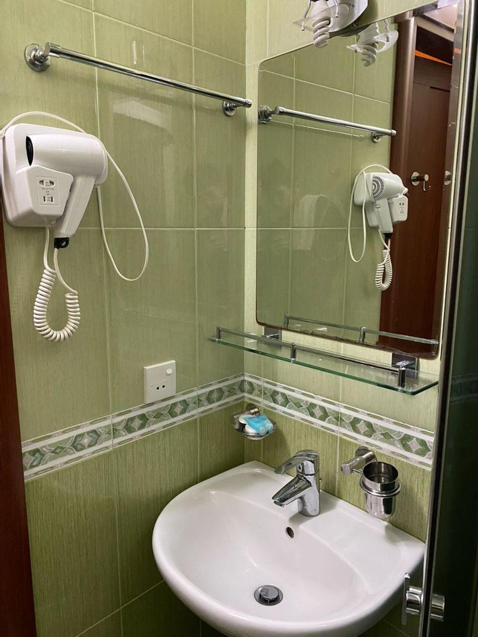 Hotel Pavo Тбилиси Екстериор снимка