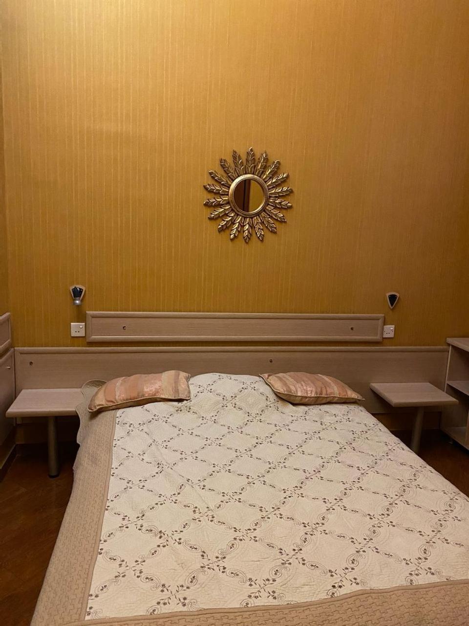 Hotel Pavo Тбилиси Екстериор снимка